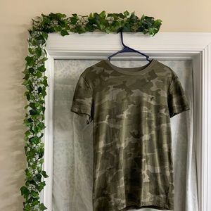 Men’s American Eagle Camo top